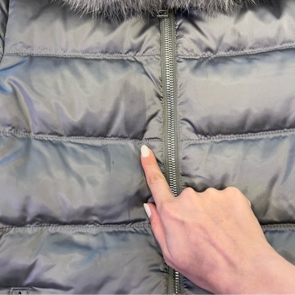 Prada Authentic Silver Gray Short Down Puffer Quilted Fox Fur Hood 40/XS $1500 - Picture 2 of 16